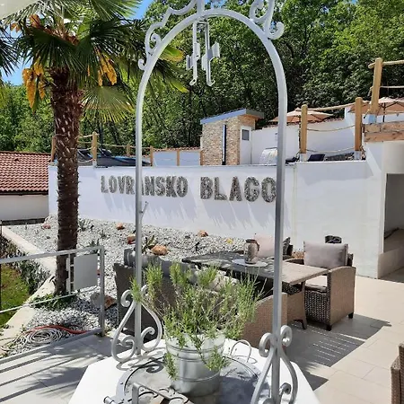 Апартаменты Lovransko Blago *